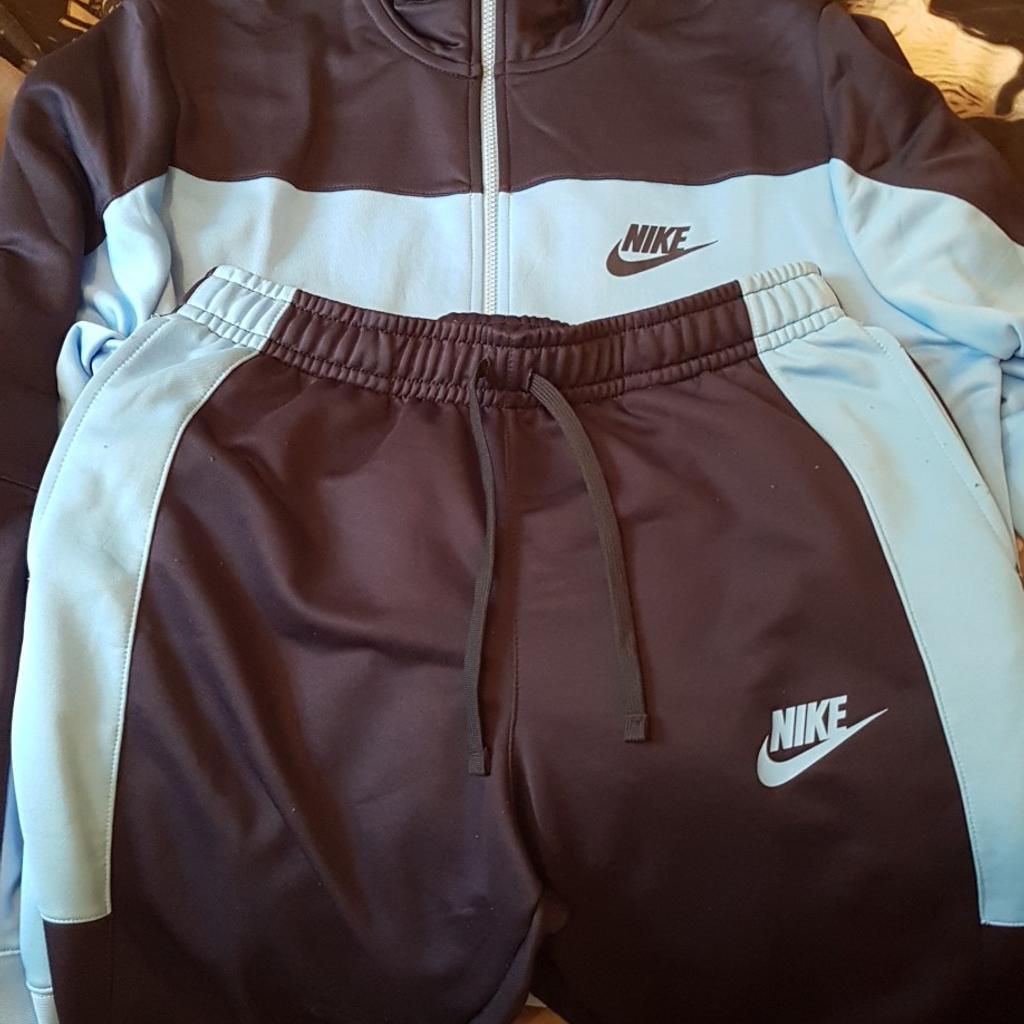 Nike tracksuit large in SE26 London für 20,00 £ zum Verkauf Shpock DE
