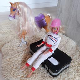 Barbie
Pferd
Sattel
Trense

Versand muss übernommen werden 🌺

Nochmehr Barbiesachen finden sie in meinen anderen Angeboten 😉🌺