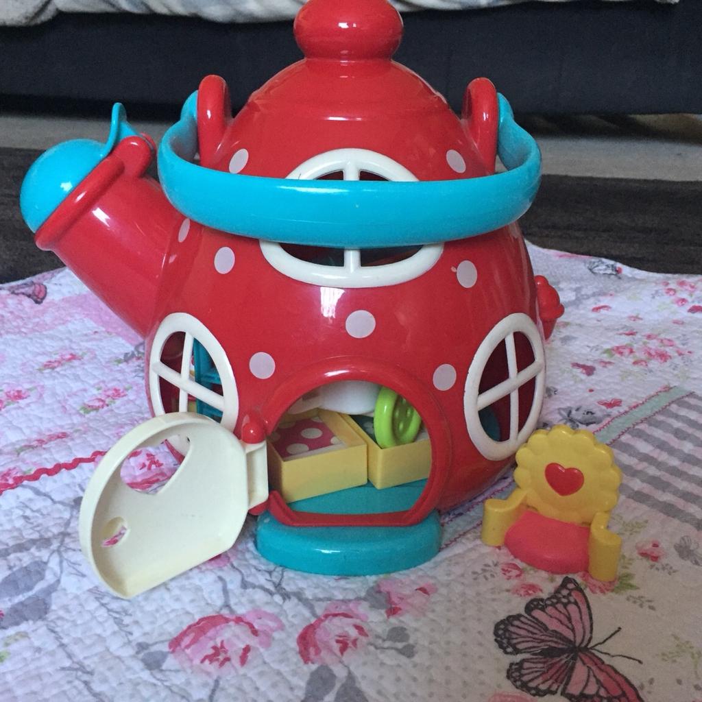 Happyland Mouse Teapot house & Cafe Sets in DA2 Dartford for £25.00 for