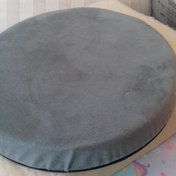 Portable Universal 360* Mobility Memory Foam Swivel Cushion. Can be used as an aid to getting in and out of a car or to help mobility from a dining chair. 38cm diameter.  Buyer to collect.