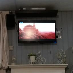 In good working condition 32inch technika freeview television on a stand with remote control.
Used in a spare room for guests.

COLLECTION ONLY