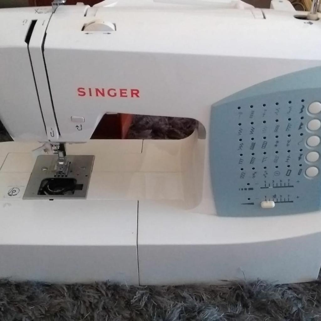 Singer 7422 Computerised Sewing Machine in SY13 Whitchurch für 30,00