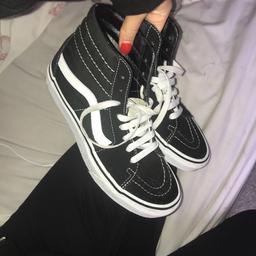 Size 4 
Worn twice too small!
Excellent condition 
Payed 65£ 
Basically brand new