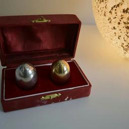 A Fantastic Pair Of Silver Egg Shaped Salt & Pepper Shakers In Their Original Box

Marked On The Bottom 'S1' '800'

Size: 4cm x 3cm x 3cm

Condition: Shakers Are In Good Condition, Need  A Clean, The Box Has Wear & Tear On The Front But Inside Perfectly Fine

Please Message Me Before Purchase If You Would This Posted... Thank You

See My Profile For More Art, Antiques And Books