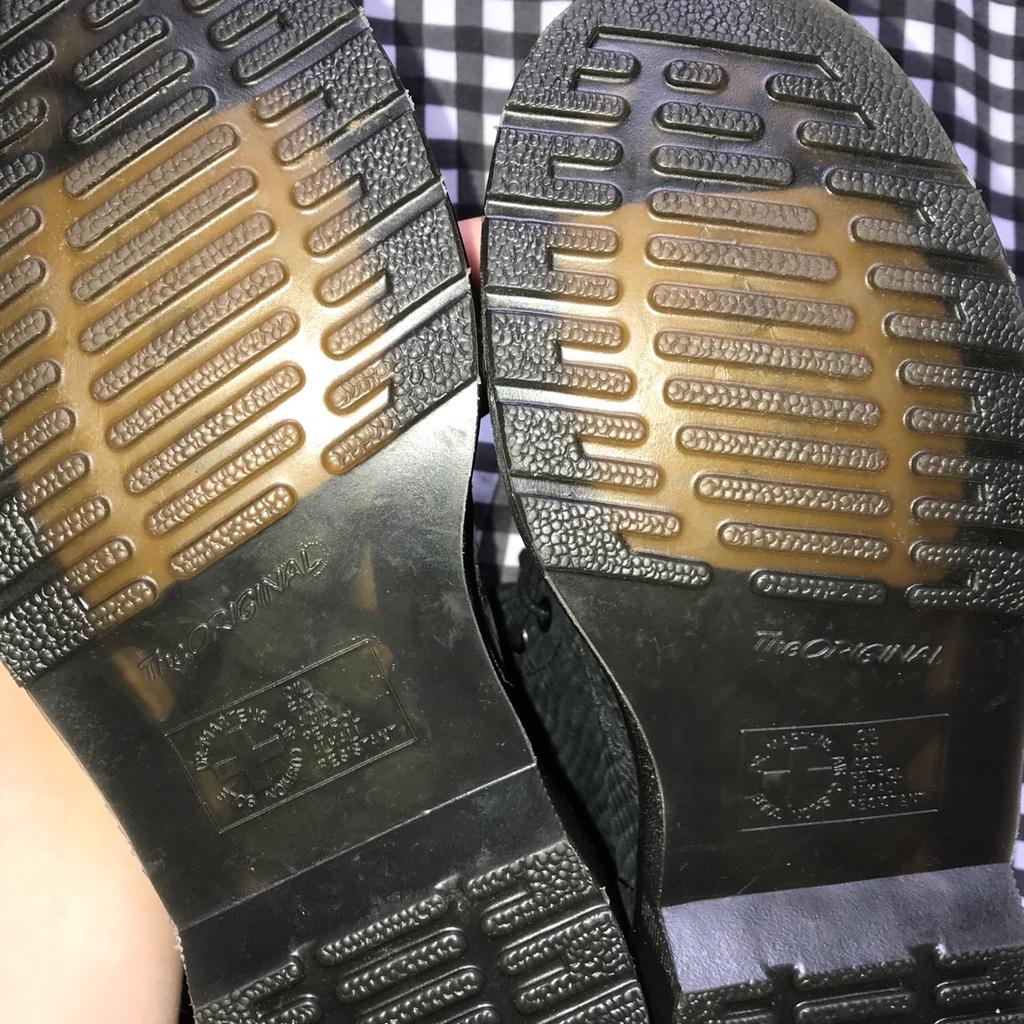 Doc Dr Martens 4 black 'python' in NN5 Northampton für 30,00 £ zum