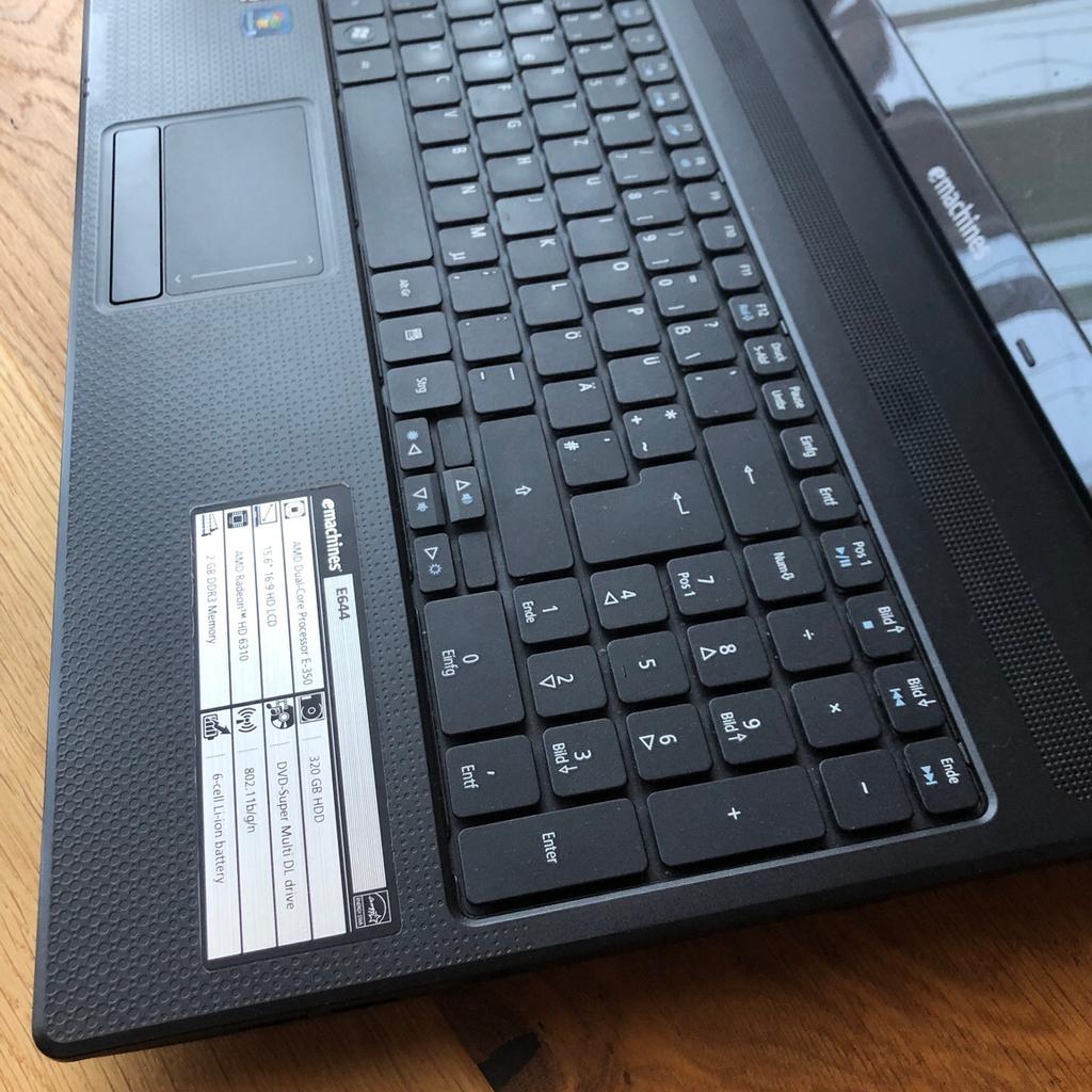 GUIDA: Come disassemblare il portatile ACER E-MACHINES E525