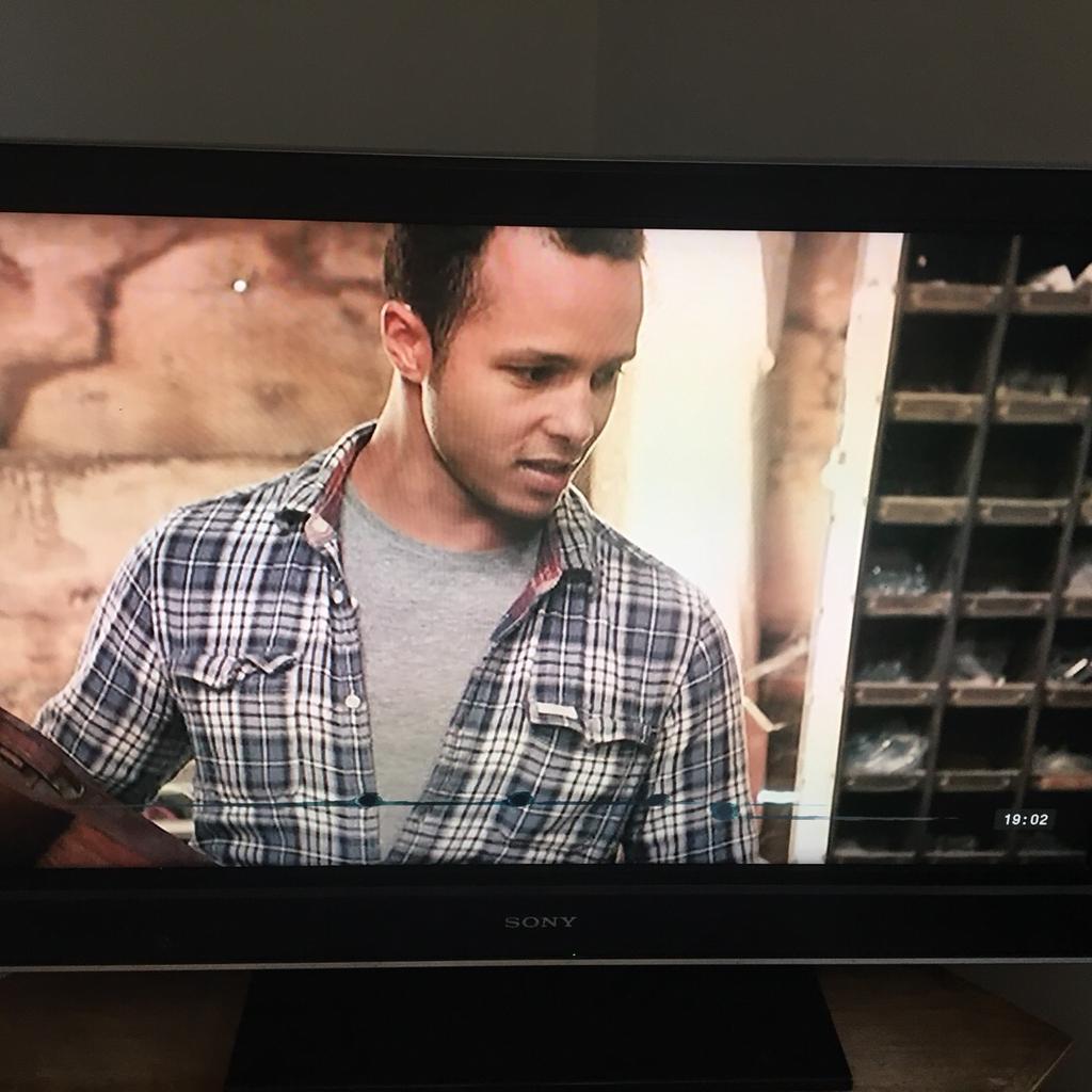 Sony Bravia LCD TV 40inch....faulty screen. in Sevenoaks for £10.00 for