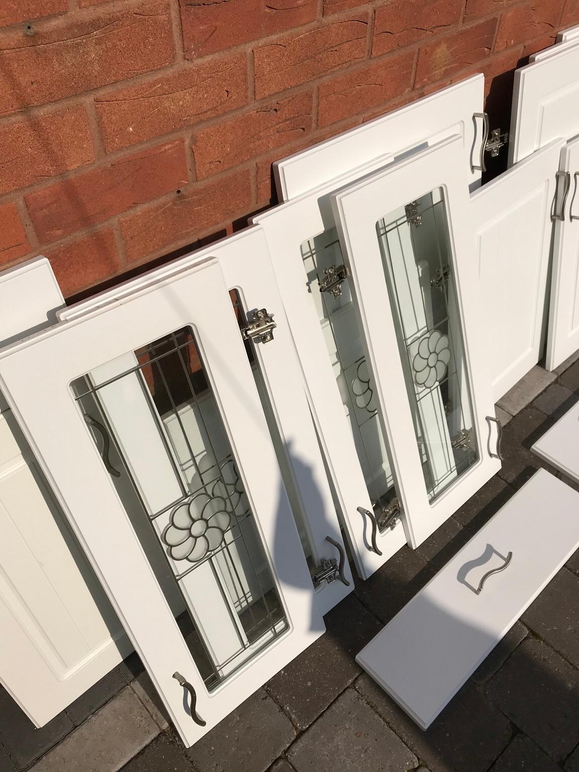 B&Q Chilton Country style kitchen doors White in WS15 Cannock Chase für