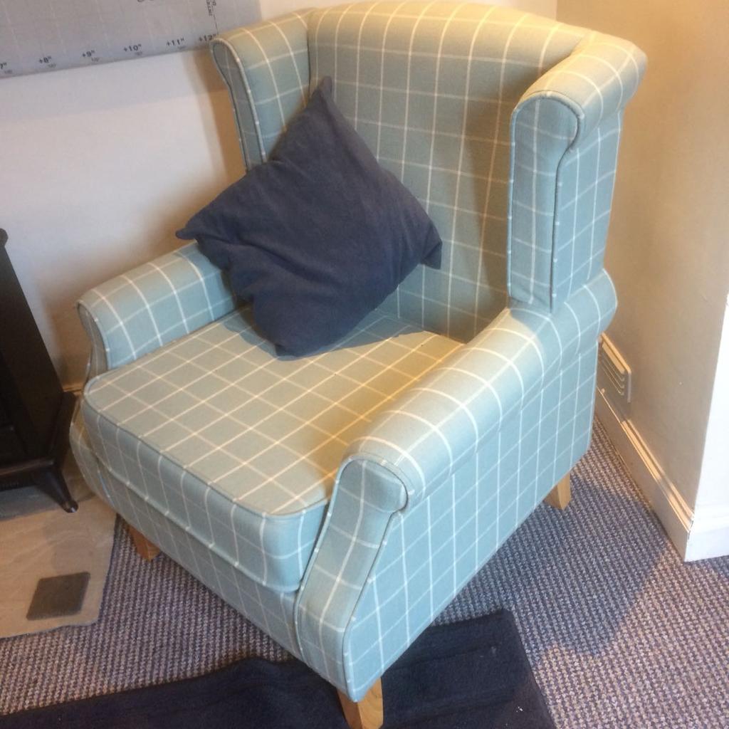 2 Dunelm duck egg blue chairs in M34 Tameside für 80,00 £ zum Verkauf