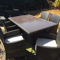 Lovely rattan garden dining set with 6 chairs and cushions