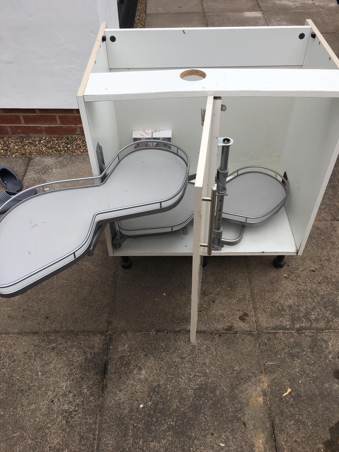 Corner unit carousel from howdens in DY8 Dudley for £35.00 for sale