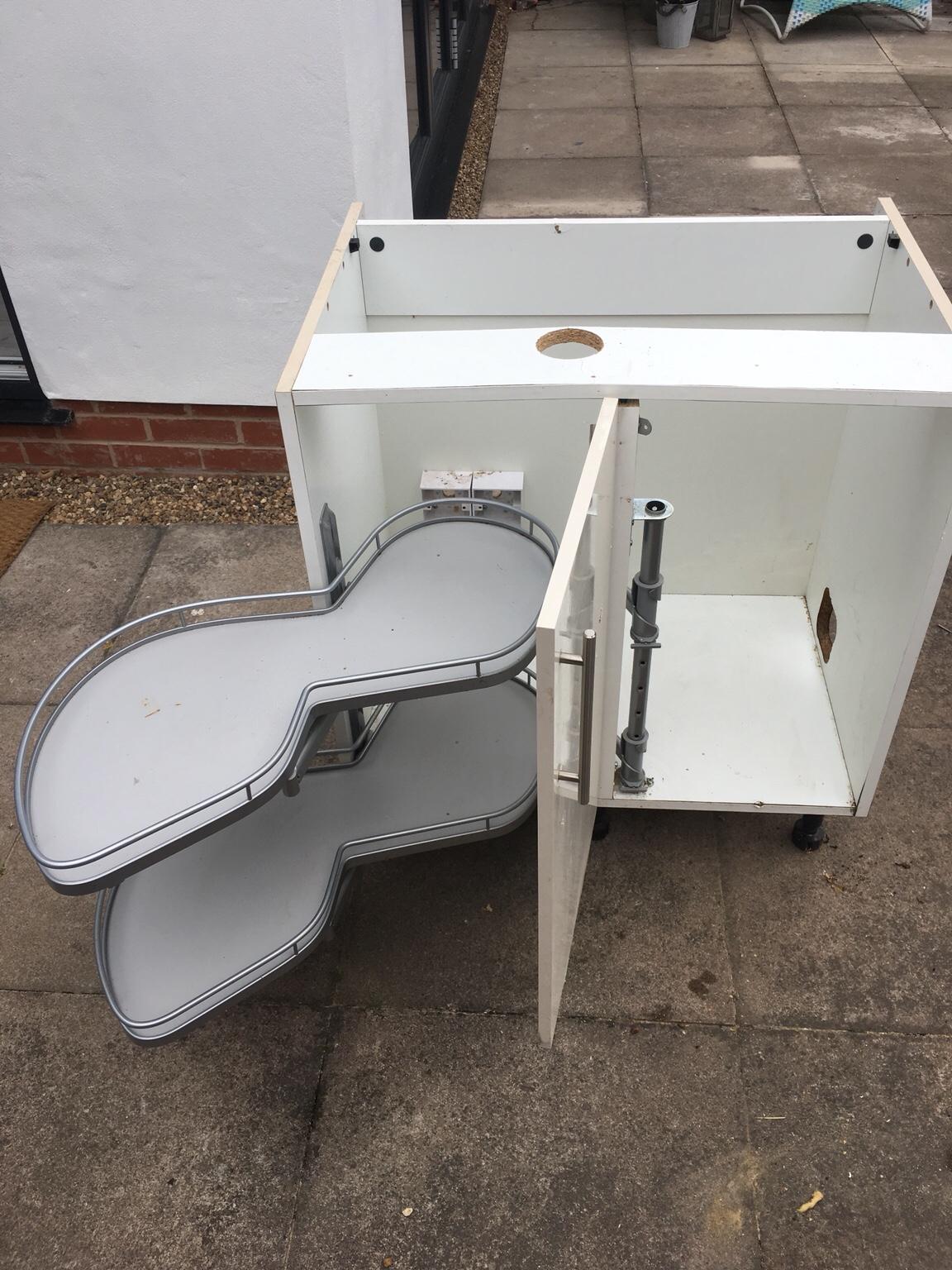 Corner unit carousel from howdens in DY8 Dudley for £35.00 for sale