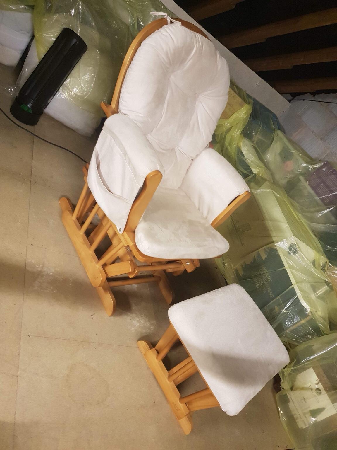Kub (John Lewis) nursing chair and stool in Rossendale für 100,00 £ zum