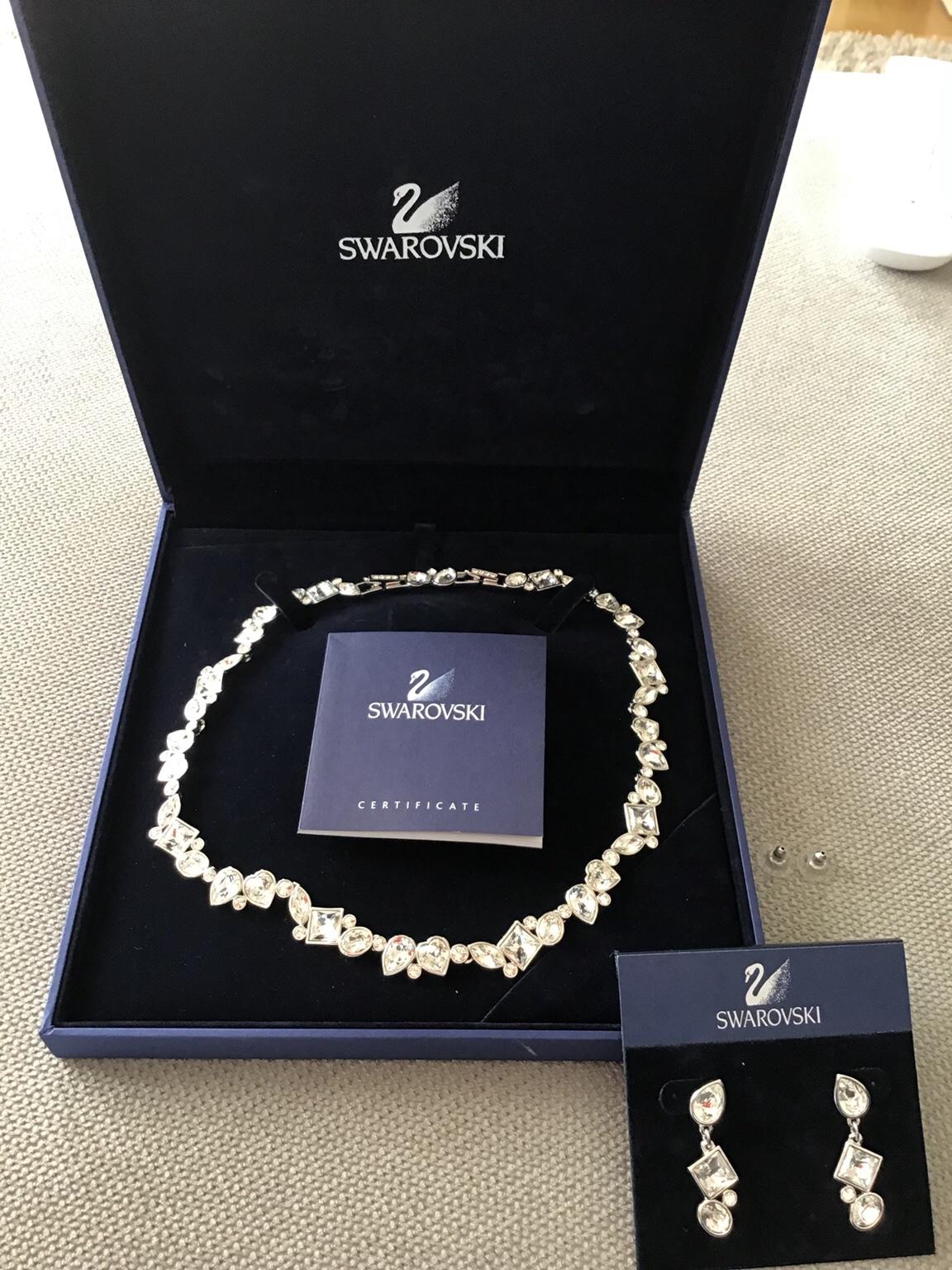 Heather Needham Sterling Silver Snowflake SET: Earrings and Necklace on 16 Silver chain - Size: 7mm and 21mm in a Gift Box. 8174/16/5103