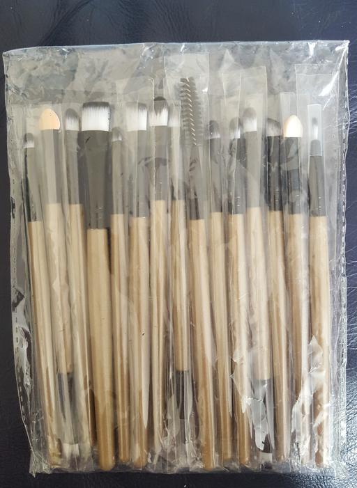 Buy & Sell Surrey Reigate and Banstead - Photos for Set of Makeup Brushes