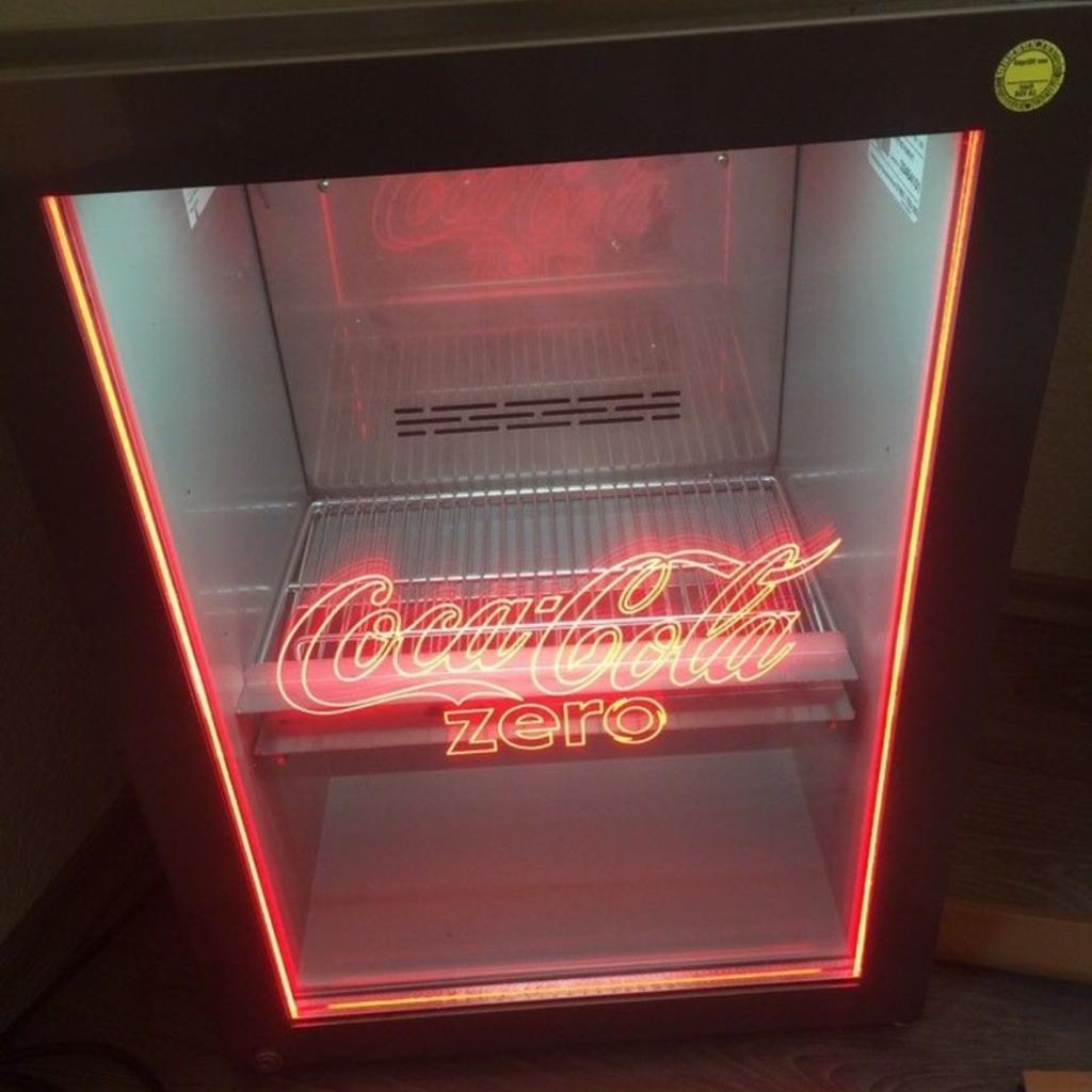 Edelstahl Coca-Cola Kühlschrank mit LED in 90547 Stein für 180,00