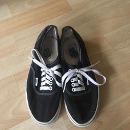 Schwarze originale Vans Schuhe noch gut erhalten
Größe siehe Bild