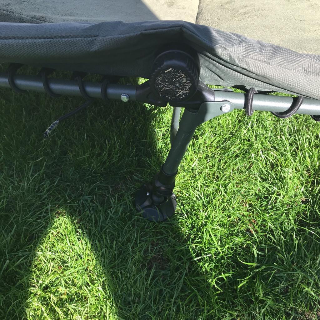 Advanta 6 leg bedchair with removal mattress in London Borough of