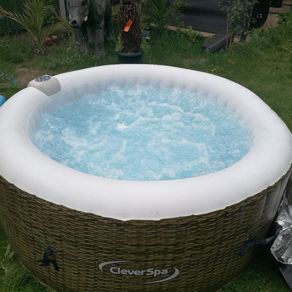 Cleverspa Borneo 4 Person Hot Tub in London Borough of Bromley für 190