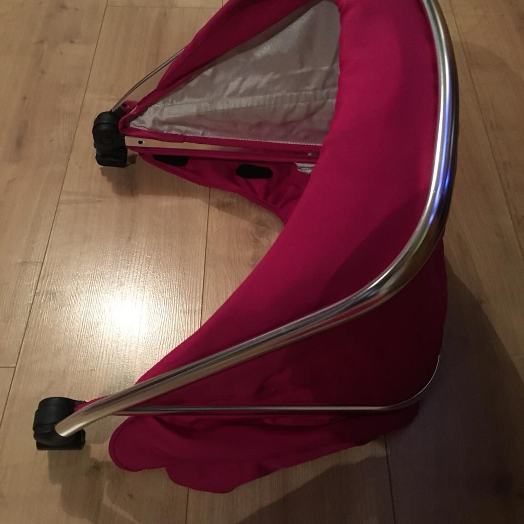 Silver cross Wayfarer hood and apron set in for £35.00 for sale