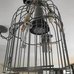 Bellissimo lampadario a sospensione di Maison du Monde. Dimensioni: h.50cm x 25