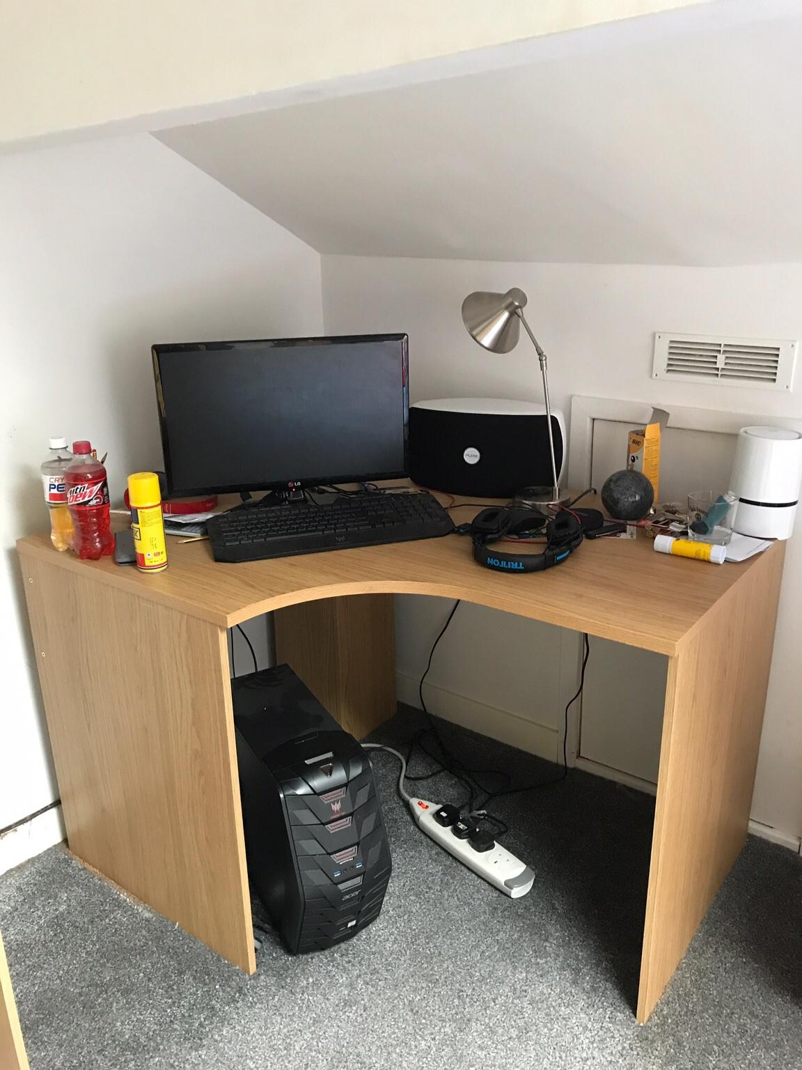Computer corner desk in Calderdale für 50,00 £ zum Verkauf | Shpock DE