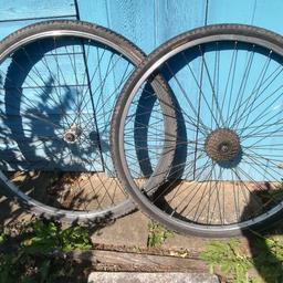 Wheelset and tyres complete
with 7 speed (freewheel hub)
Wheels, tyres and inner tubes in good condition
pumped up and ready to use