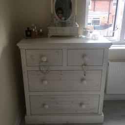 Originally bought from furniture Village.

Solid pine distressed chest of drawers of the shabby chic nature.

The measurements are:
Width 38.5 inches
Depth 17.5 inches
Height 40 inches

Based in Dagenham, Essex. - Collection only.