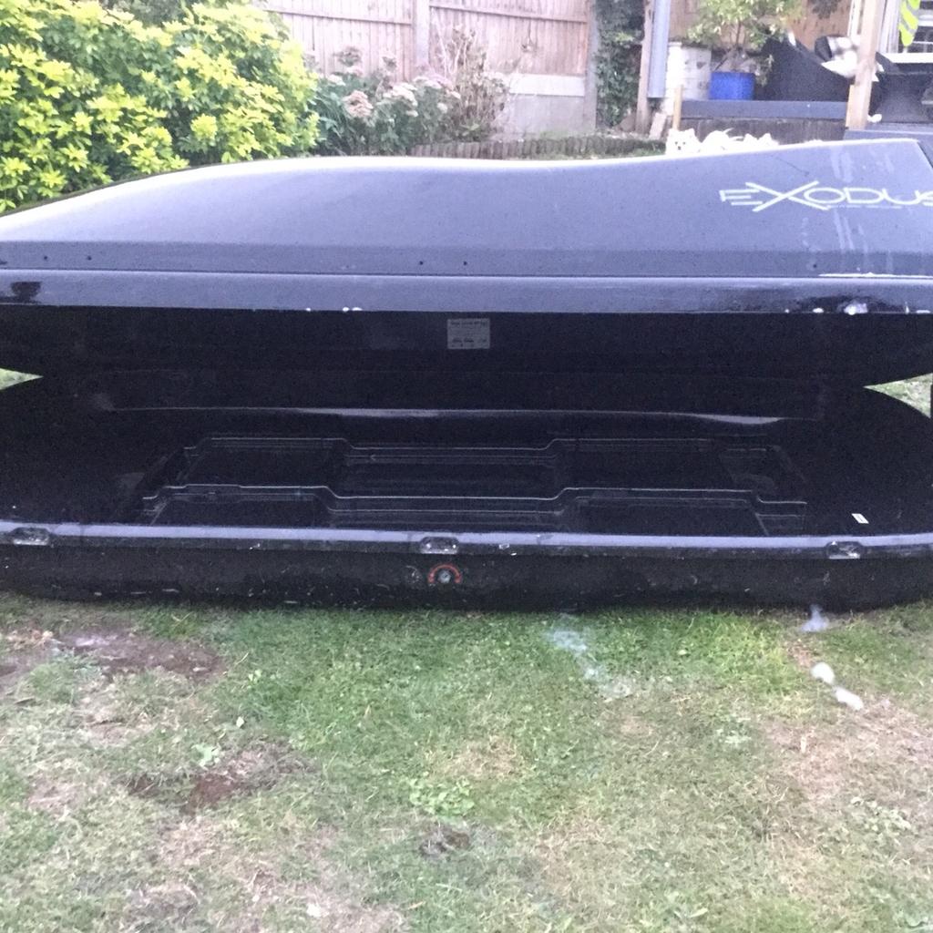 Exodus roof box online fitting