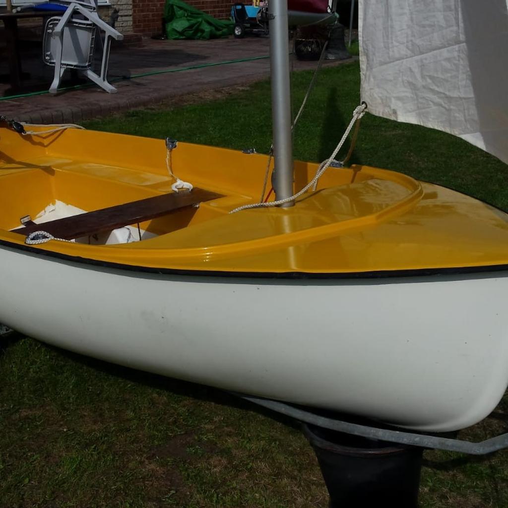 Adventurer sailing dinghy launching trolley in SS14 Basildon for £260. ...