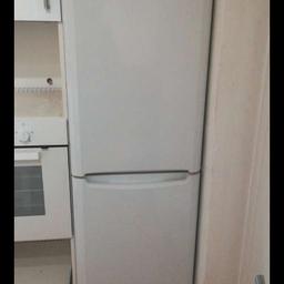 Kühlschrank 1.5 Jahre, keine Rechnung mehr vorhanden. Der Kühlschrank hat 2 Kratzer. Info siehe Datenblatt