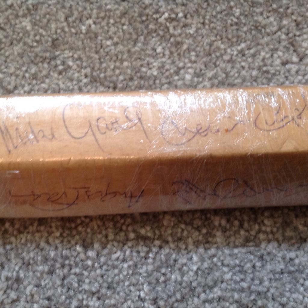 MULTI SIGNED MINI CRICKET BAT TO INCLUDE MIKE GATTING, ANGUS FRASER ETC