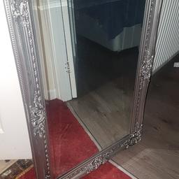 35inches x 23inches

beautiful mirror

collection only WS100JJ

Paid 80