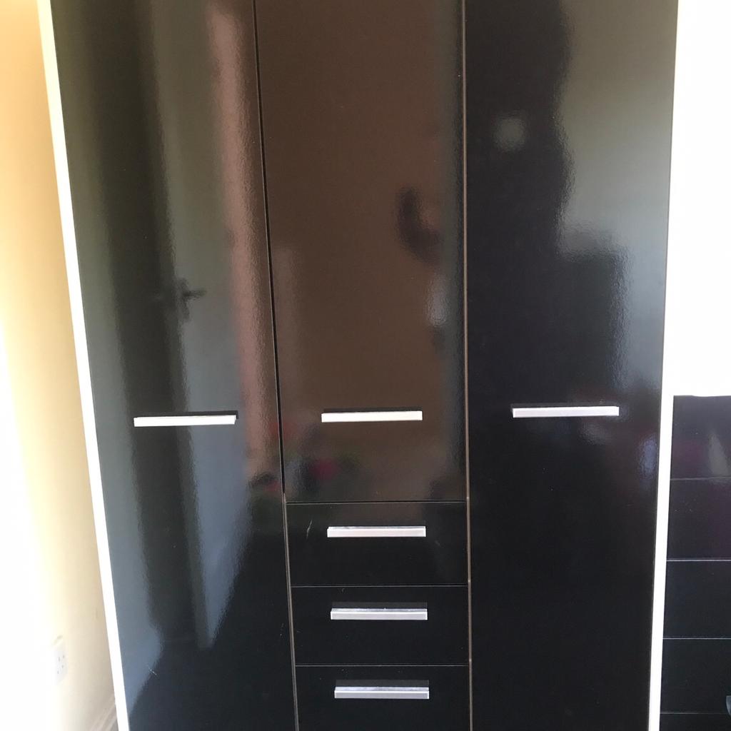 Three Door Wardrobe in Doncaster for £30.00 for sale Shpock