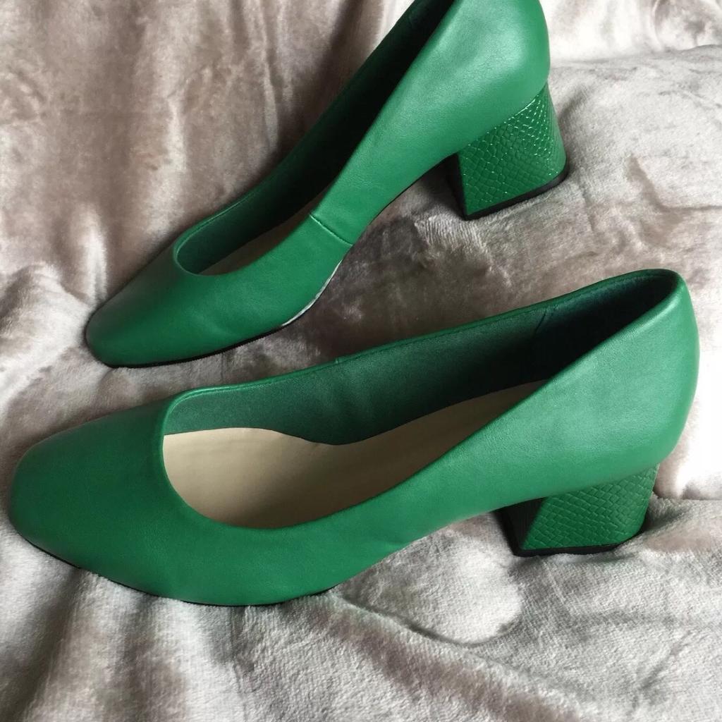 Marks and spencer green on sale shoes