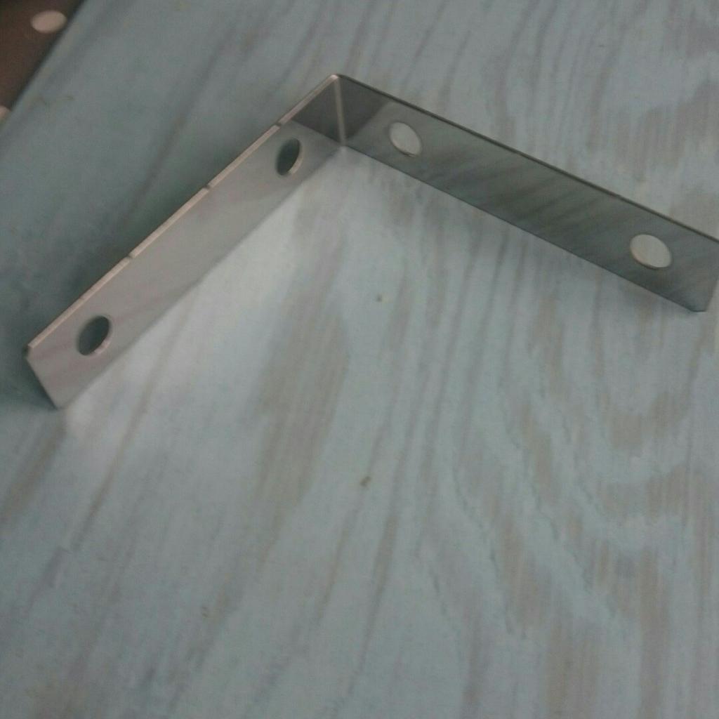 100mm x 100mm 22mm wide
2 x 9mm holes on each side
Bent at 90 degrees
1mm thick
More than 1 available