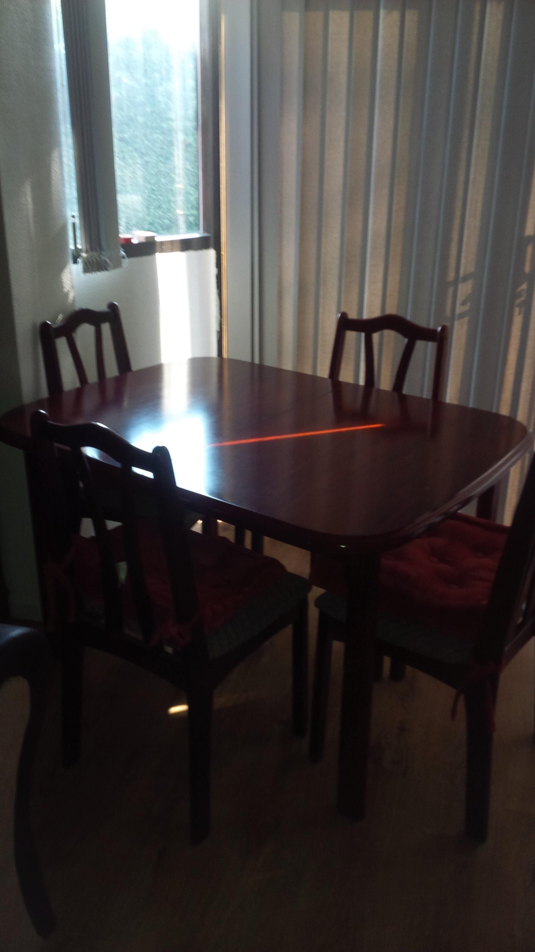 Dining table and chairs in CH42 Wirral für 45,00 £ zum Verkauf Shpock DE