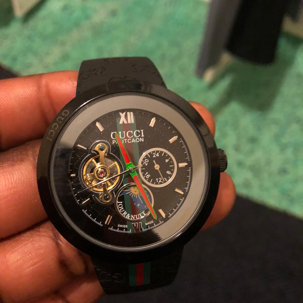 Gucci watch shop serial 11912656