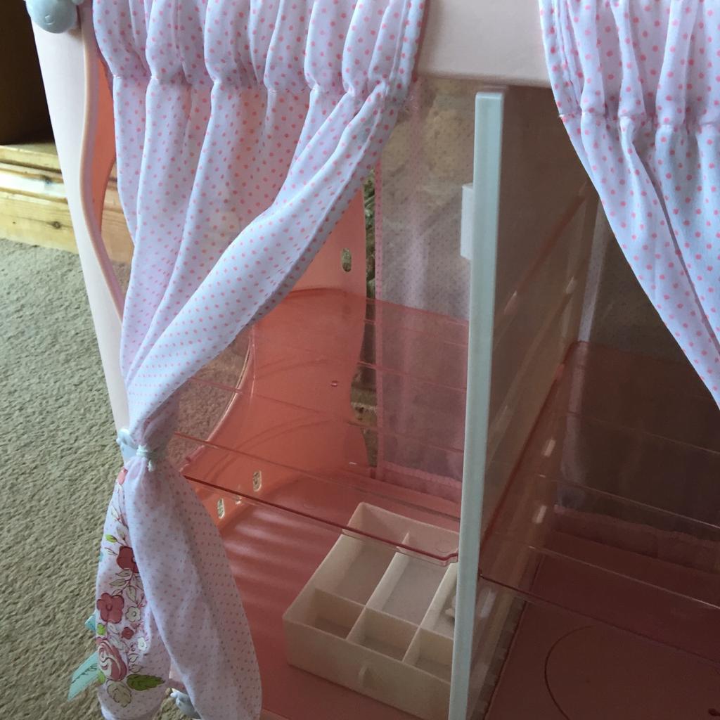 Baby Annabell 2in1 Wardrobe/Changing Table in SG13 East Hertfordshire for £10.00 for sale Shpock