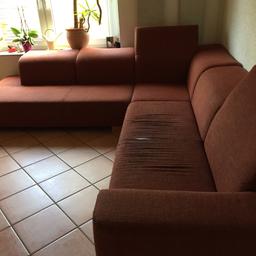Couch mit Ecklösung sofort in 55411 Bingen abzugeben
Einziger Defekt offene Naht