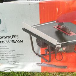small table saw, used once then put in shed, good for hobby projects diy
