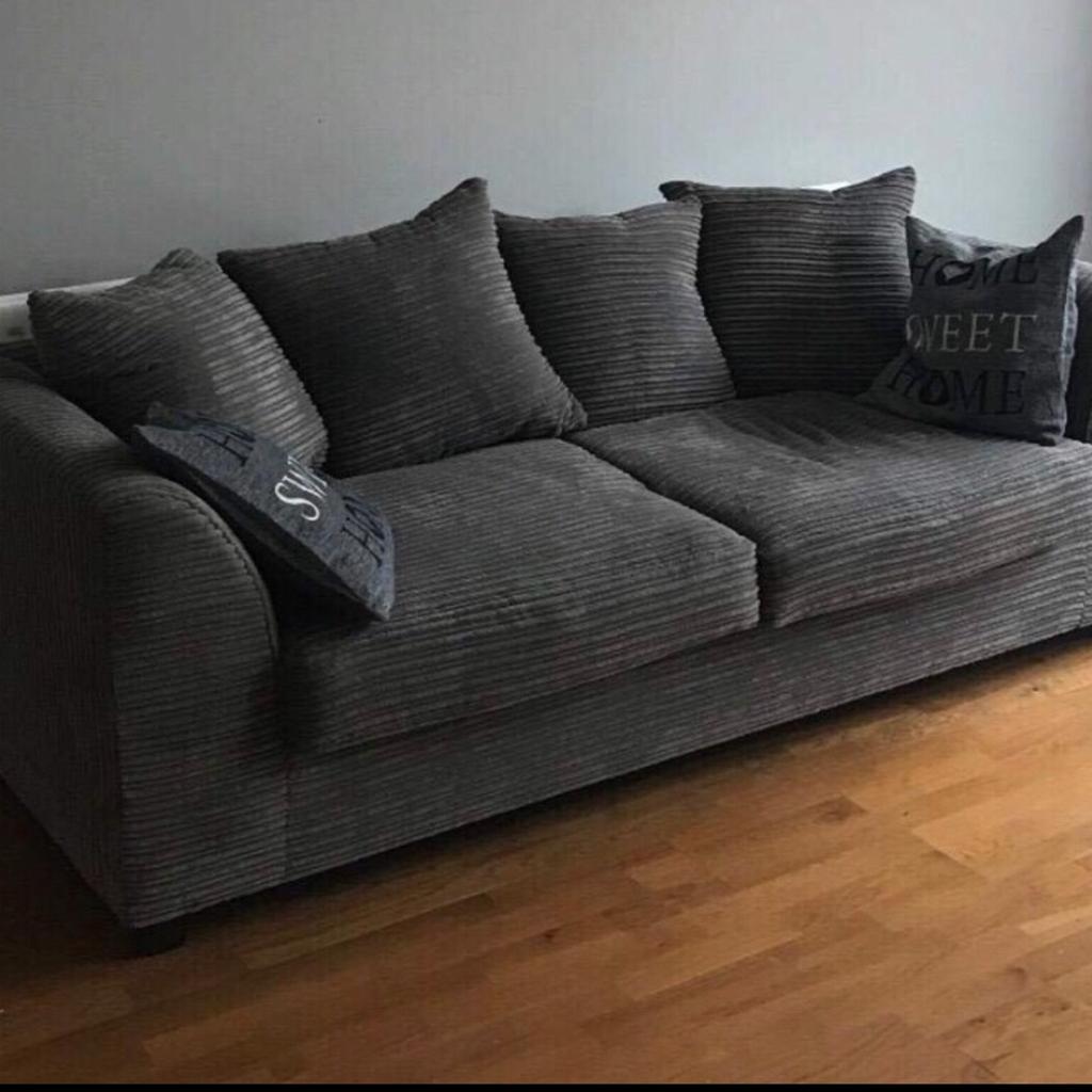 3 seater sofa Excellent condition in London Borough of Hillingdon for £