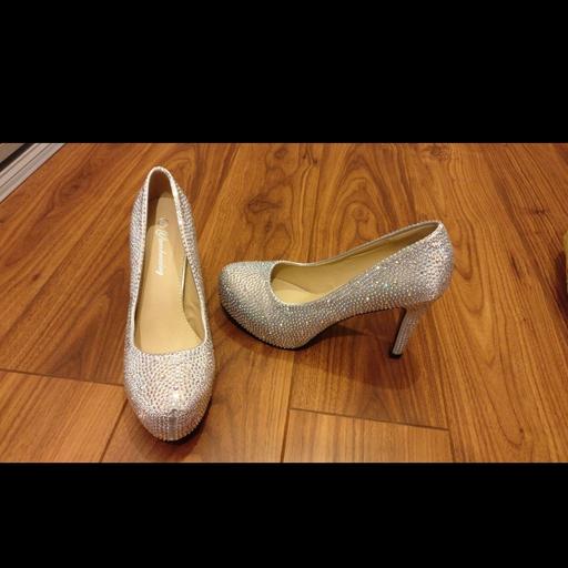 Buy & Sell Staffordshire South Staffordshire - Photos for Brand New Sparkly Platform Heels