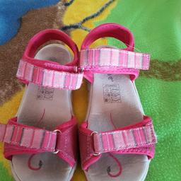 Verkaufe eine paar selten getragene Mädchen Sandalen Größe 29