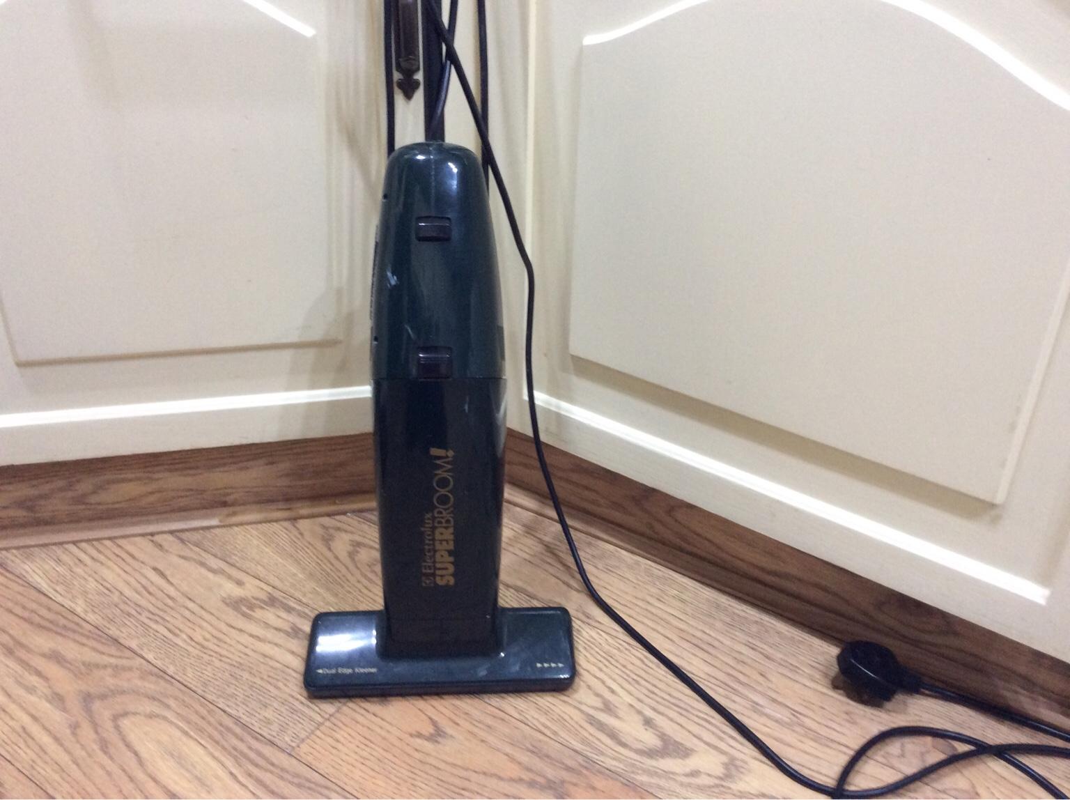 Electrolux super room vacuum cleaner in B61 Bromsgrove für 9,99 £ zum