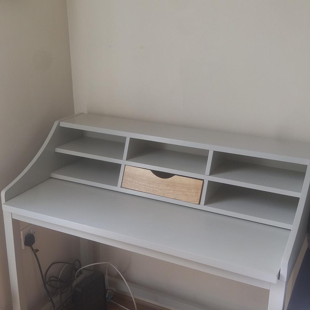 John Lewis Loft Desk, Grey. Extendable in N5 Islington for £60.00 for