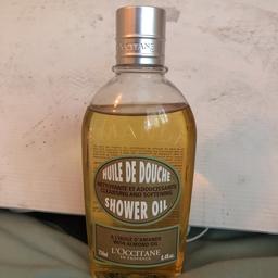 This shower oil smells amazing and it leaves the skin really soft. Only used a tiny bit of this bottle, available with hand cream for an extra £2