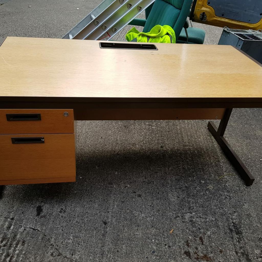 office desks in Wakefield für £ 10,00 zum Verkauf Shpock AT