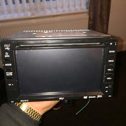 Beat model double din
Bluetooth
Cd
MP3
Sd card
Aux
Navigation. Needs aireal 
In perfect working order
All wires there
£40 no offers.