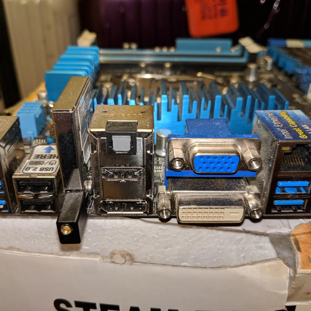 motherboard in E14 London für £ 30,00 zum Verkauf | Shpock AT